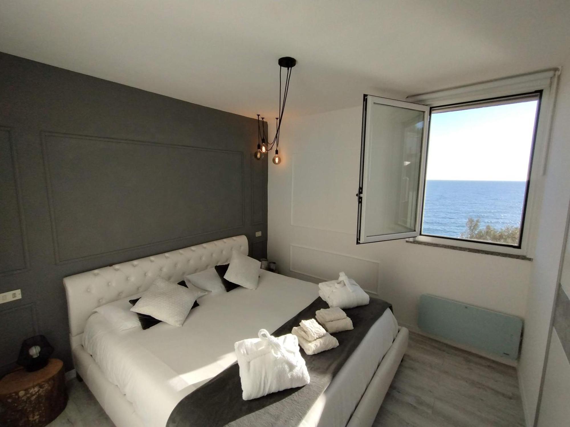 Conca Verde C21- Beach Front Little Villas Pool, Private Jacuzzi Sea View Marina dʼMarina dʼAndora Eksteriør billede